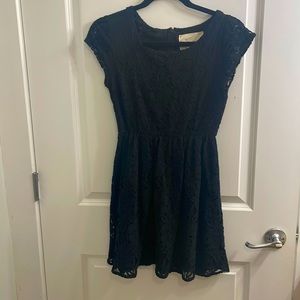 Coincidence and chance beautiful black lace dress w mesh panel short sleeves